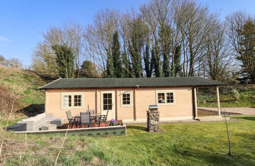 Louth House | Dolly's Hideaway Cabin