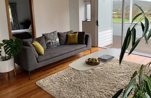 Lyonville House | Dolly’s Lyonville : a country escape with modern comfort & casual vibes