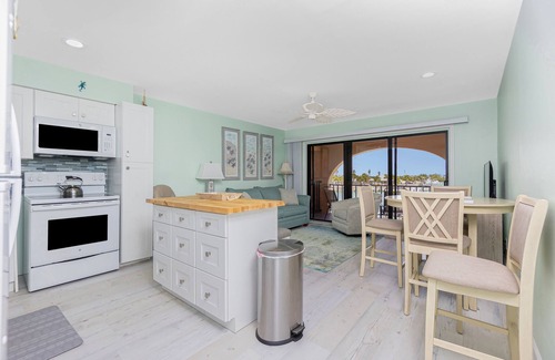 Englewood Condo | Dolphin 204 on Lemon Bay
