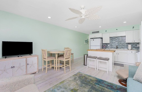 Englewood Condo | Dolphin 204 on Lemon Bay