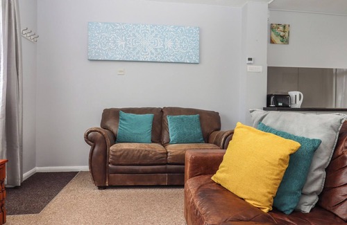 Dawlish Warren Cottage | DOLPHIN CHALET, pet friendly in Dawlish Warren