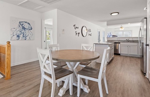 Carolina Dunes House | Dolphin Dunes: Pool, Hot Tub, Tiki Bar, Rec Room
