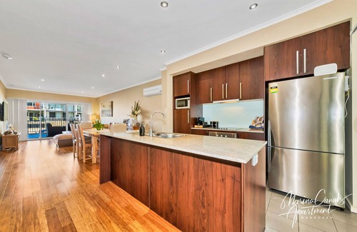 Mandurah Apartment | Dolphins At Your Balcony ⎈ Waterfront Home ~ Dolphin Quay