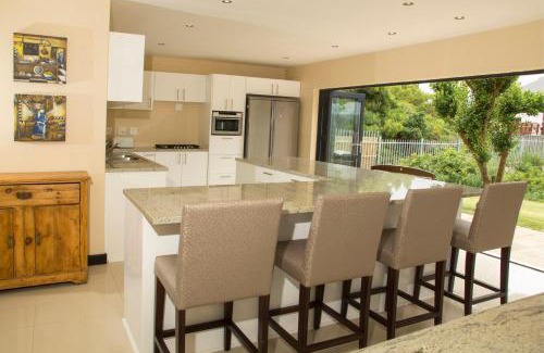 Wilderness Beach Apartment | Dolphins on Six Self Catering Apartments