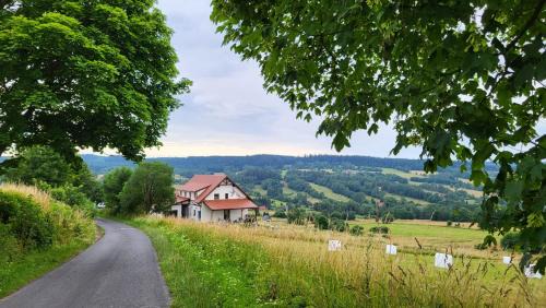 Sierpnica House | Dom Gościnny Wróbliczówka
