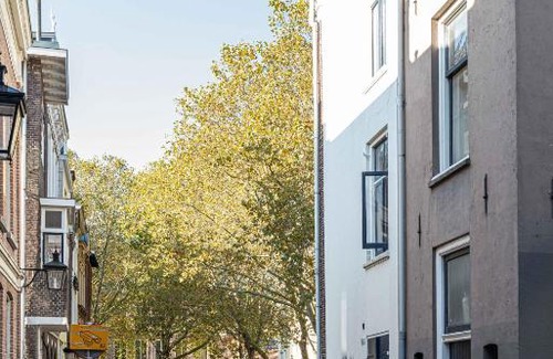 Utrecht City Center Apartment | Dom Tower Apartments by VGW