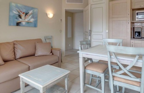 Callian Apartment | Domaine de Camiole by Interhome