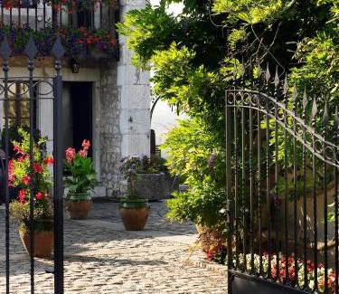 Peney-Dessus Hotel | Domaine de Châteauvieux