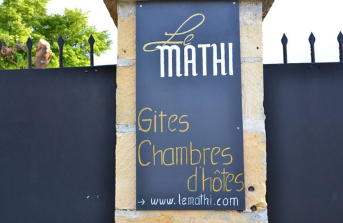 Fumel House | Domaine Le Mathi, gite "le Mas" 10 people, wooded park, cycle route