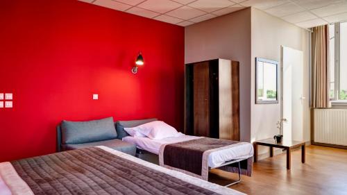 Francheville Le Bas Hotel | Domaine Lyon Saint Joseph