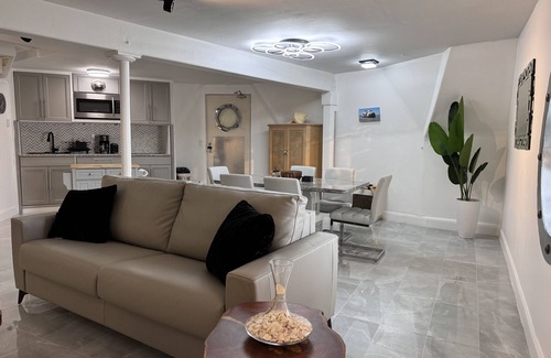 Bonita Springs House | Dome House in Bonita Springs- Naples area, close to shopping and beaches