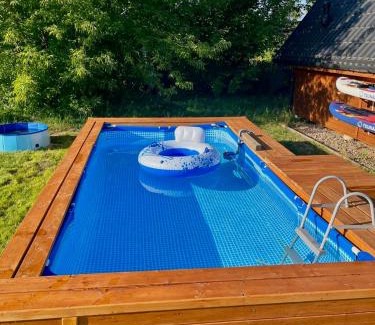 Karniewek House | Domek nad Narwią z balią jacuzzi