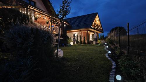 Czerwienne Ski Chalet | Domek z jacuzzi Tatrzańskie Serce