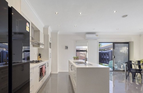 Chelsea House | Domi Rentals - The Argyle Residence