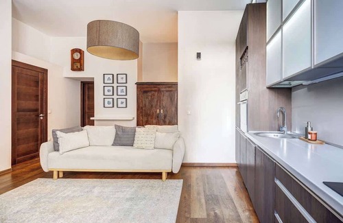 Old Town Apartment | Domillion Quiet 2bdr apt w panorama & balcony B83