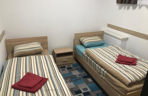 Berehove Hotel | Domino