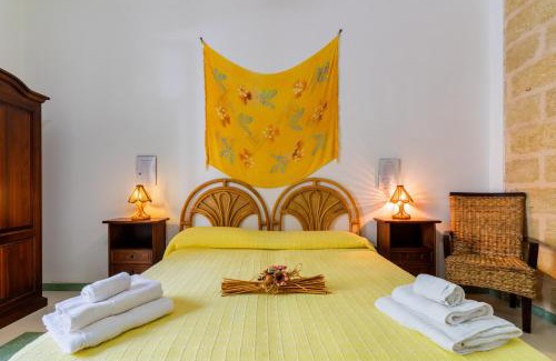 Ugento Apartment | Domus mea salento Arazzo Giallo