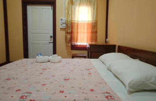 Don Det House | Don Det Mr.B Riverside Budget Guesthouse