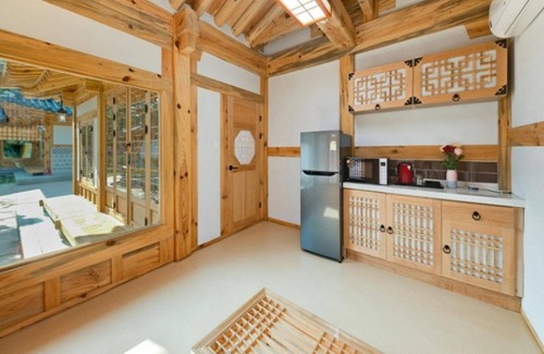 Donghae House | Donghae Hanok Donganjae Pension