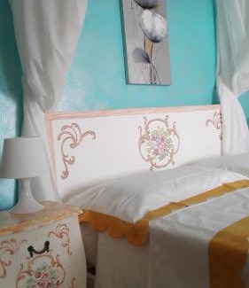 Cobbs Cross Apartment | Donkey on the Beach