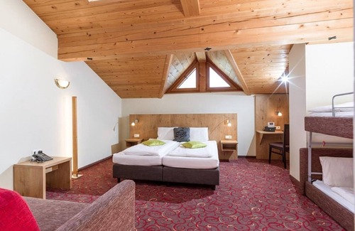 Soell House | Doppelzimmer, Dusche, WC, Balkon Frühstück Kurz - Gasthof Gruberhof