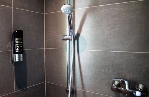 Bendorf House | Doppelzimmer, Dusche, WC - Bestprice Hotel Bendorf