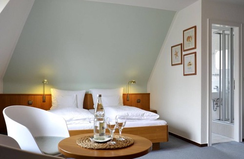 Moelln Bed & Breakfast | Doppelzimmer mit Dusche, WC - Haus Luisenhof, Pension