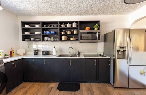 San Antonio House | Dorado 6BR Family & Group Retreat