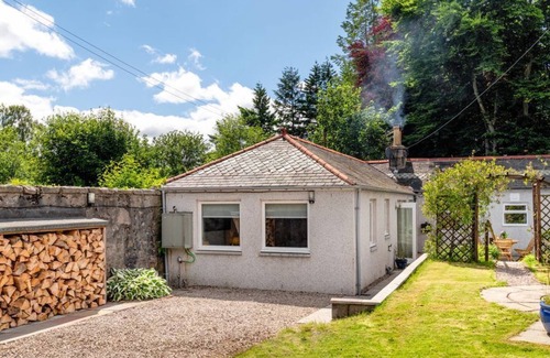 Ballater House | ★ Dormie Cottage ★ bright and spacious bungalow with a log fire!