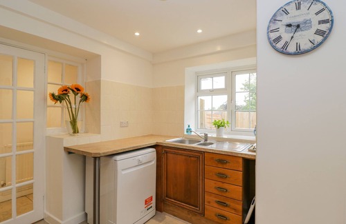 Ibberton Cottage | DORSET VIEW, pet friendly, with a garden in Ibberton