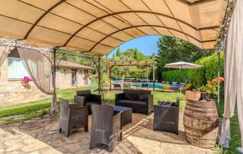 Todi Apartment | Dostoevskij
