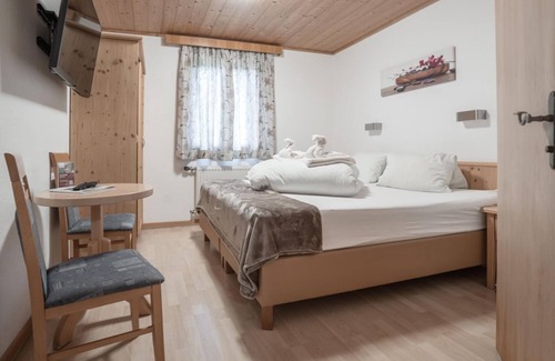 Scheffau am Wilden Kaiser Bed & Breakfast | Double room 8, shower, WC, from 4 nights half board - Berggasthof Bärnstatt