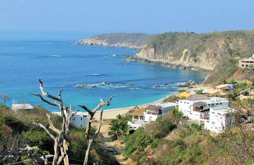 Cuatunalco House | . Double Bed, Queen size, small kitchen, terrace, wi-fi- air condition. quiet