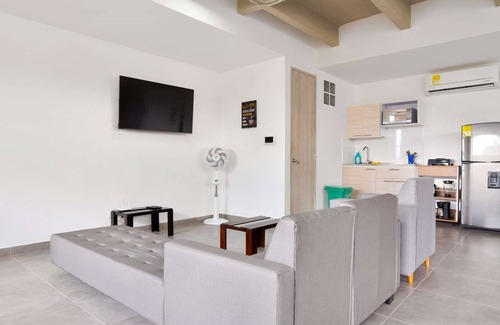 Medellin Apartment | Double Bed Studio APT 2nd floor in Parque Poblado
