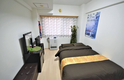 Shiroishi Apartment | Double Bedroom A 3 minutes walk from Shiroishi Sub - 402/Sapporo Hokkaidō