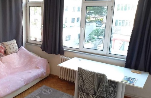Kadikoy Condo | Double Bedroom in Shared Apartment, at Kadıkoy İstanbul