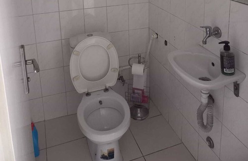 Kadikoy Condo | Double Bedroom in Shared Apartment, at Kadıkoy İstanbul