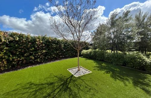 Mambourin House | Double bedrooms in a luxury house in west of Melbourne