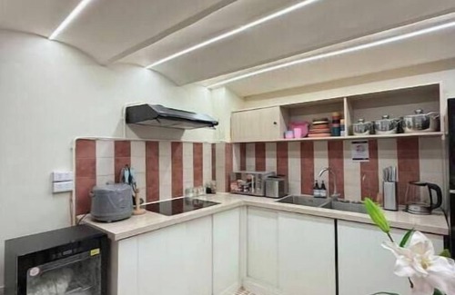 Van Mieu Apartment | Double-Double Gym-Coffee-Laundry 2's to Trainstr
