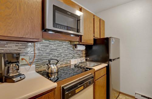 Four O'Clock Apartment | Double Eagle A12 by Ski Country Resorts