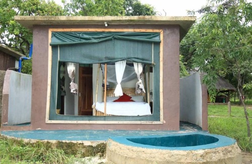 Mikumi House | Double G safaris and Camp Mikumi - Luxury Triple Room 4