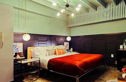 Wilton Manors Hotel | Double Rainbow Suites 24th