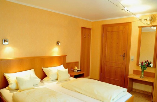 Oberzent Hotel | Double room 10, 24m² - Waldgasthof Reussenkreuz