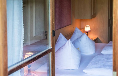 Kreuth Apartment | Double Room 2 + 4 - Gästehaus Becher, Kreuth-Point
