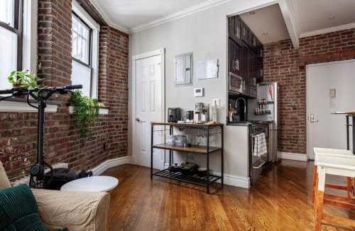 Central New York City House | Double Room at a shared Apartment near Times Square