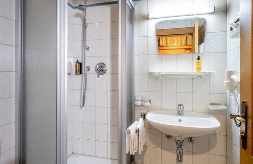 Maurach Cottage | Double room (16 m²) from 7 nights - Café & Restaurant Klingler