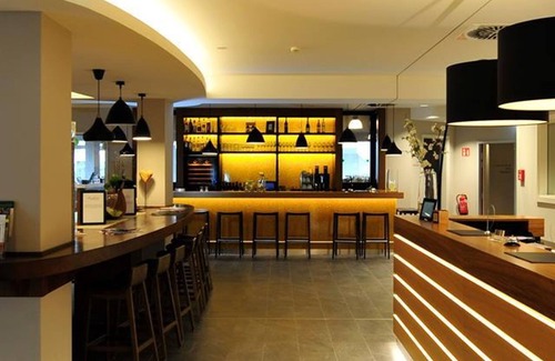 Alzey Hotel | Double room "Auslese", shower, toilet - Weinhotel Kaisergarten