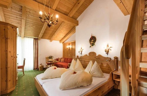 Dorfgastein House | Double room B 2 with shower, separate WC - Berghotel Hauserbauer