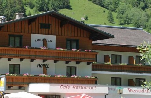 Fusch an der Grossglocknerstrasse House | Double room Cat. A (B&B 1-2 N) - waterfall, hotel