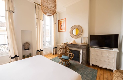 Bordeaux City Centre Bed & Breakfast | Double Room MANDALAY ideal for couple